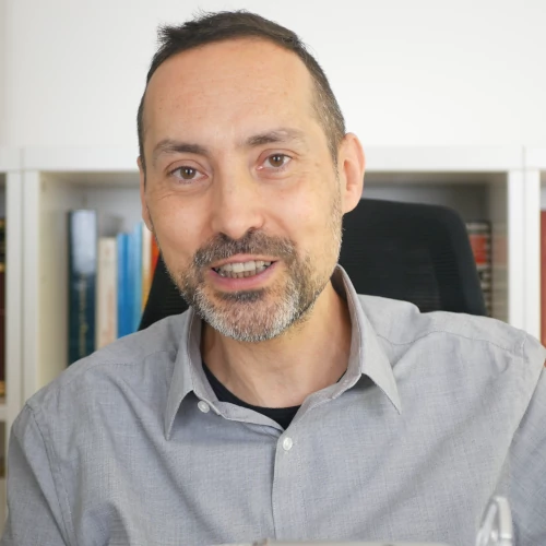 Profesor doctor Alberto Bustos